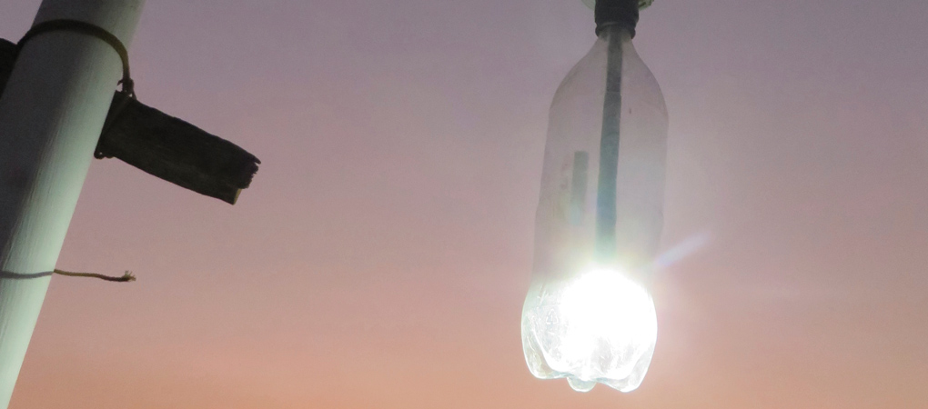 Water and bleach light bulb how does it work — pic 2